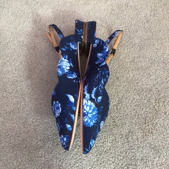 NWOT Talbots Blue Floral Slip On Flats - Picture 2 of 5